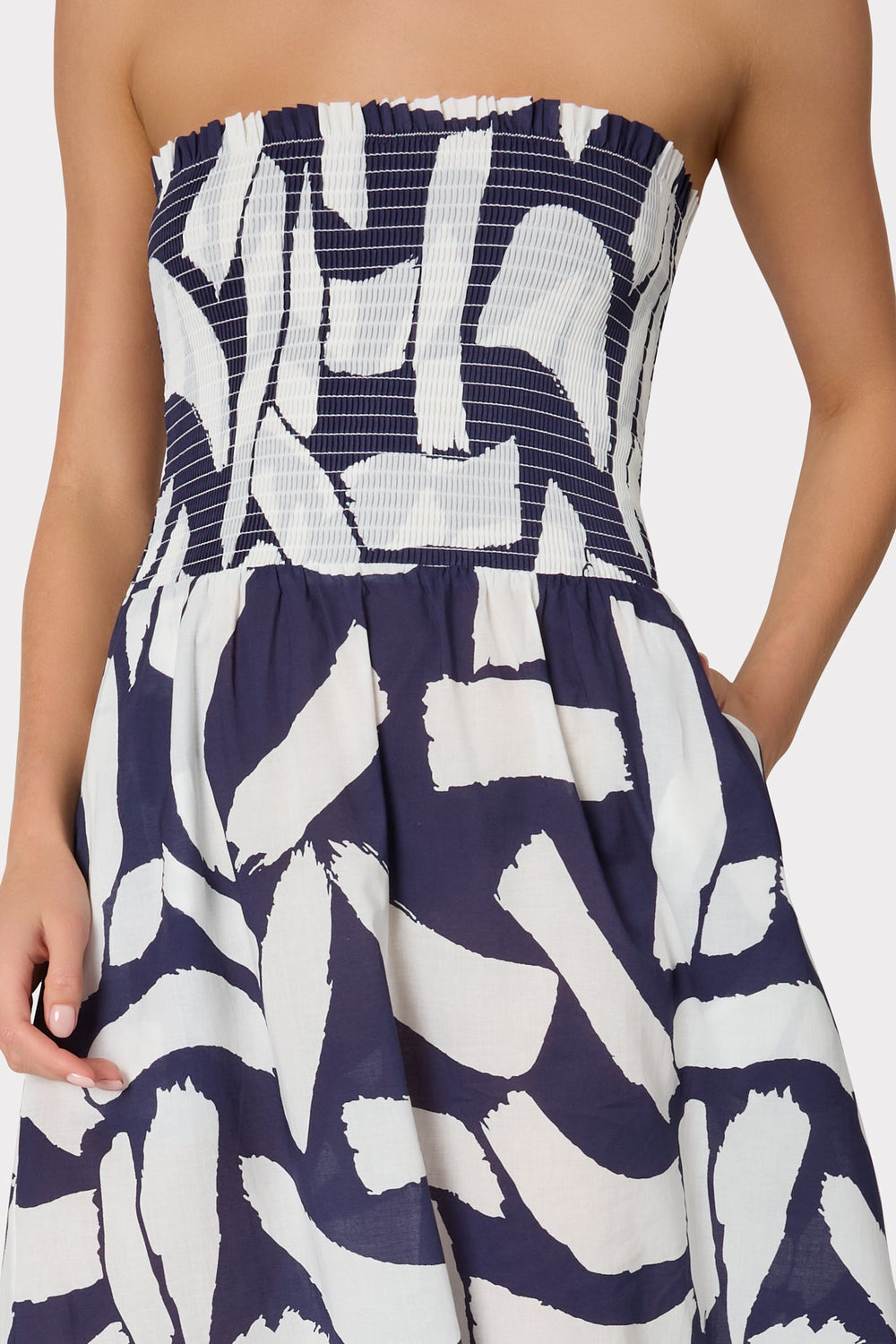 Olen Graphic Brushstroke Strapless Maxi Dress - Navy/Ecru